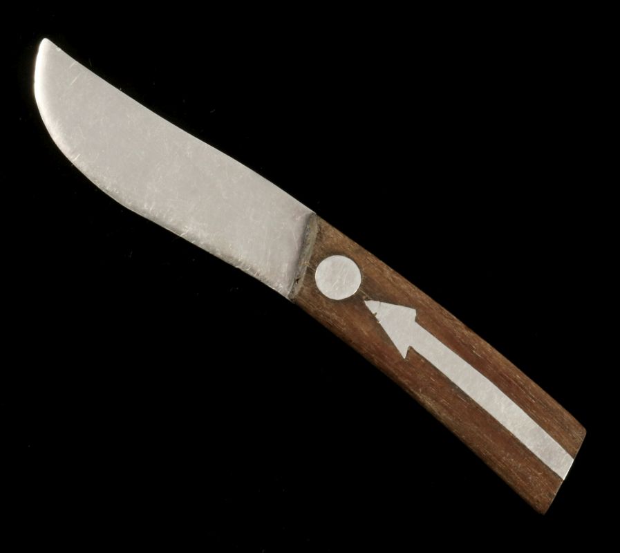 A WILLIAM SPRATLING TEAK HANDLE SILVER FRUIT KNIFE
