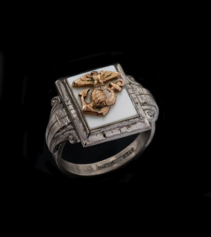 A VINTAGE STERLING U.S. MARINE CORPS RING