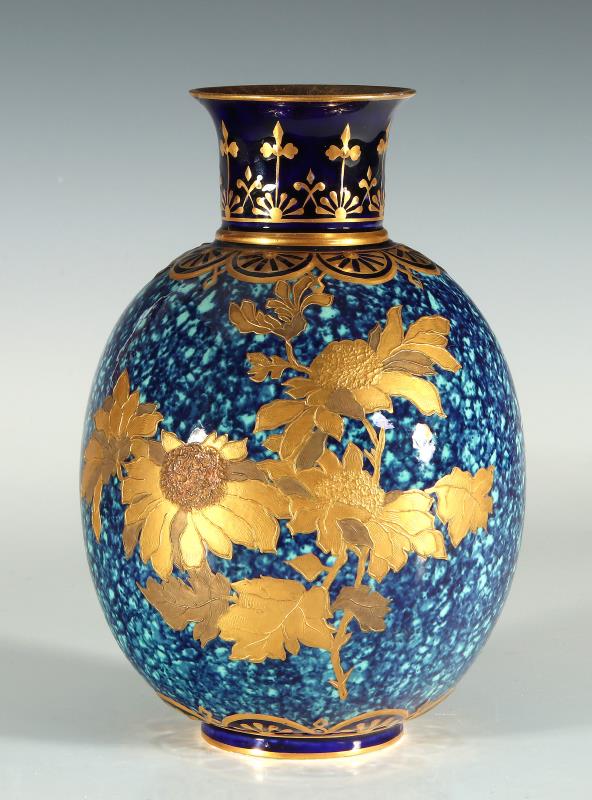 A ROYAL CROWN DERBY VASE WITH MARBLEIZED GROUND