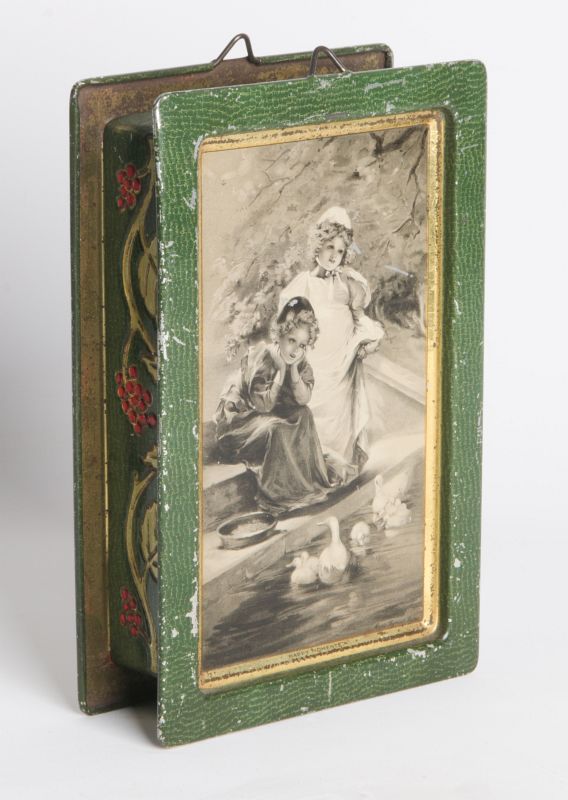 AN ENGLISH VICTORIAN LITHOGRAPHED TIN CONTAINER