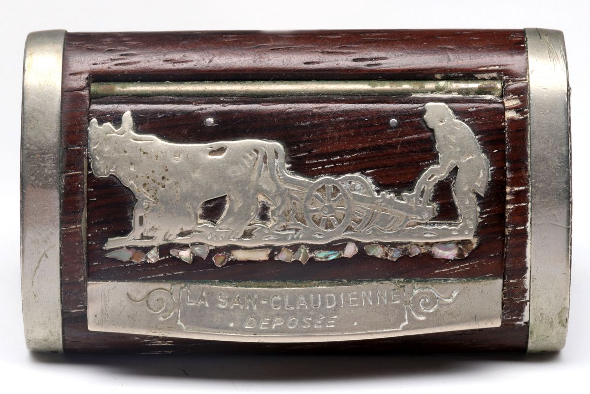 AN ANTIQUE FRENCH WALNUT SNUFF BOX WITH OVERLAY