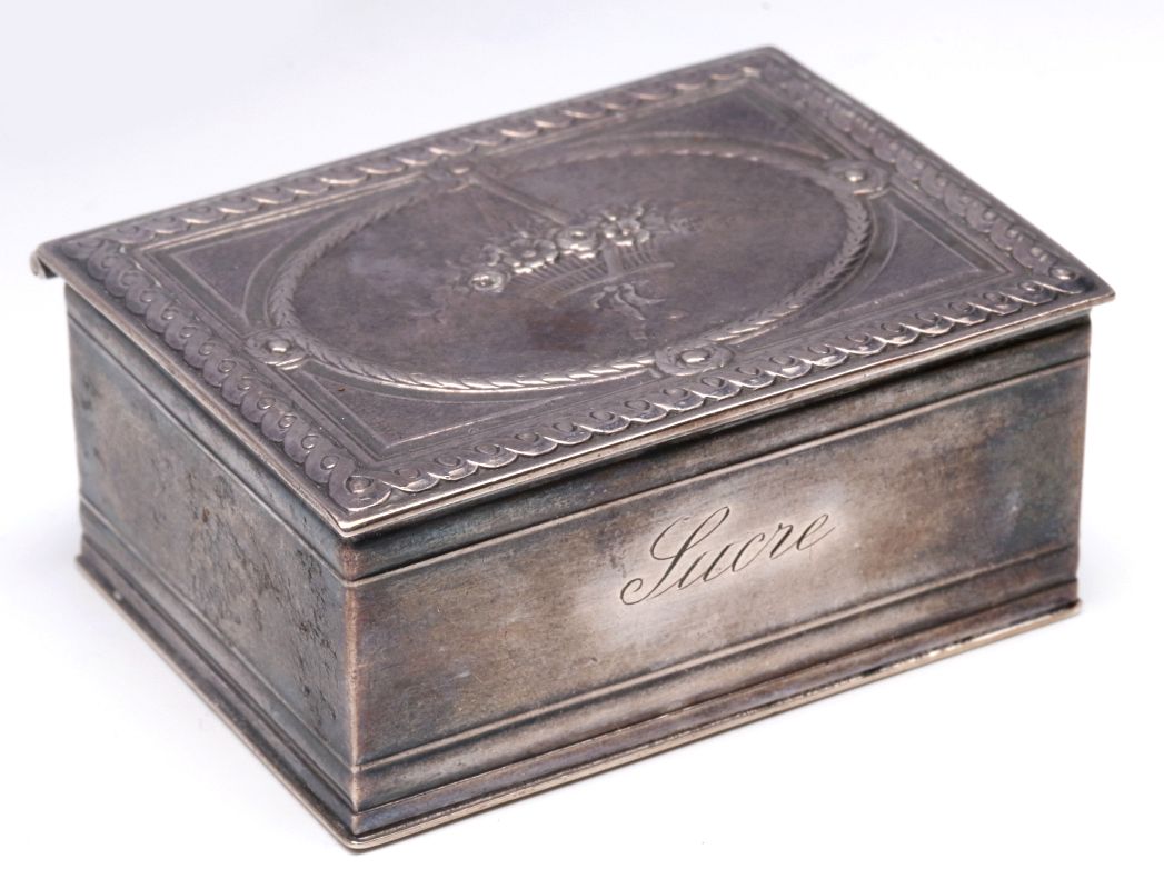 A 19THC. FRENCH ENGRAVED STERLING SILVER PATCH BOX