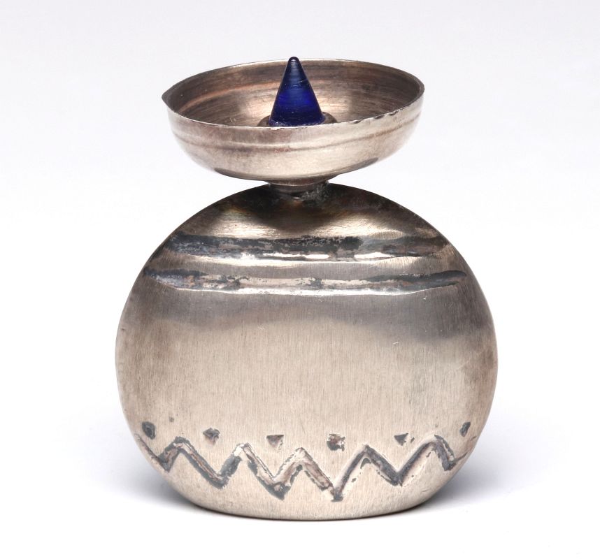 A VINTAGE MEXICAN STERLING SILVER PERFUME