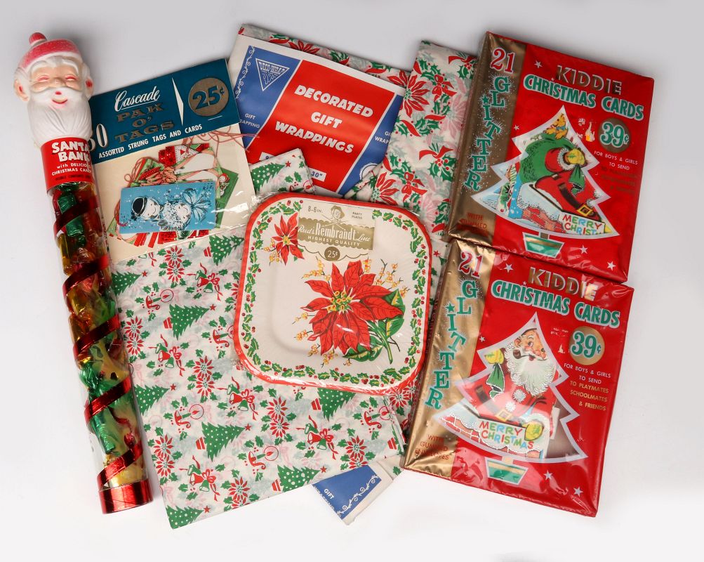 A COLLECTION OF VINTAGE CHRISTMAS ITEMS