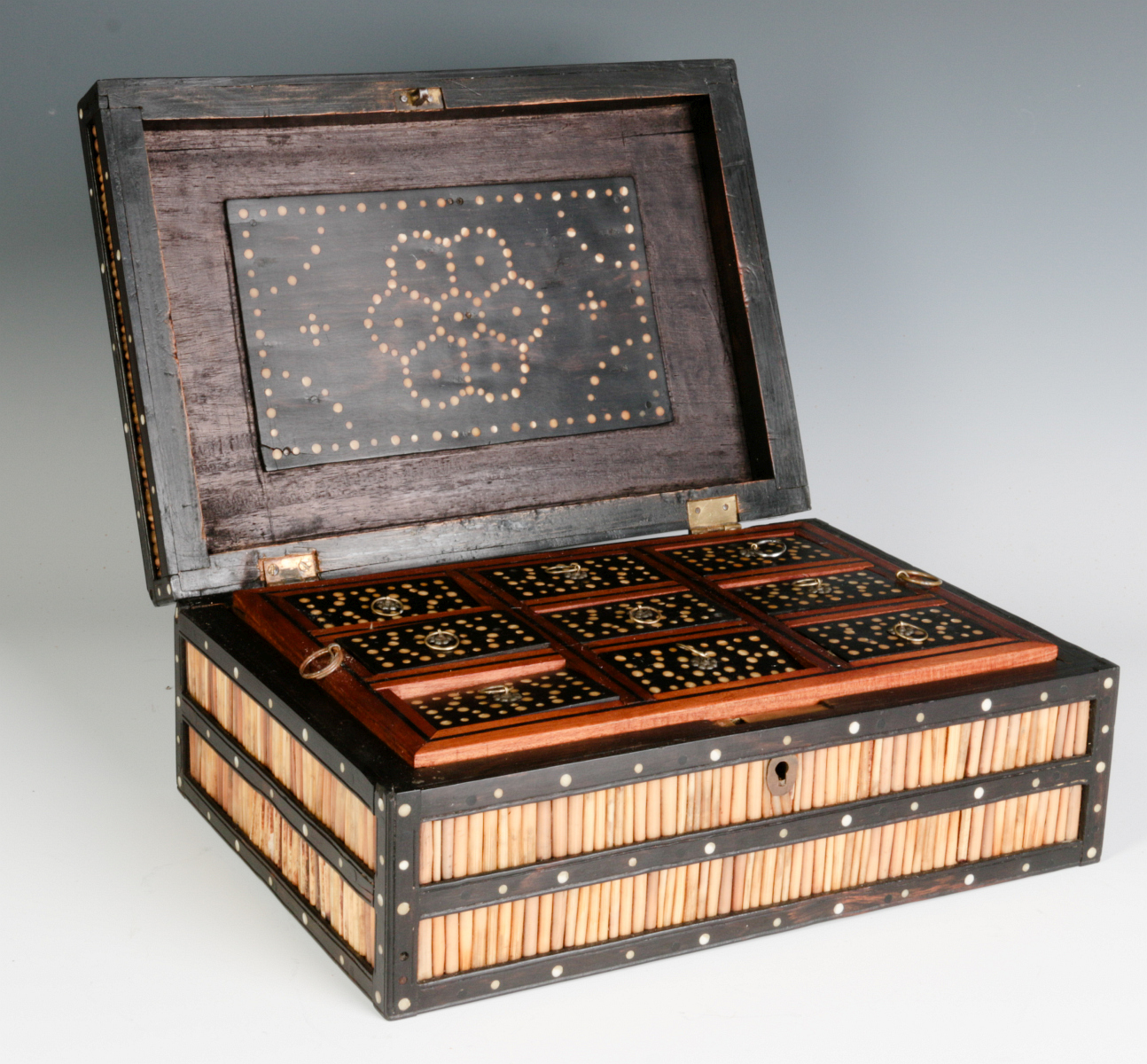 AN ANGLO-INDIAN QUILL BOX WITH DIVIDED INTERIOR