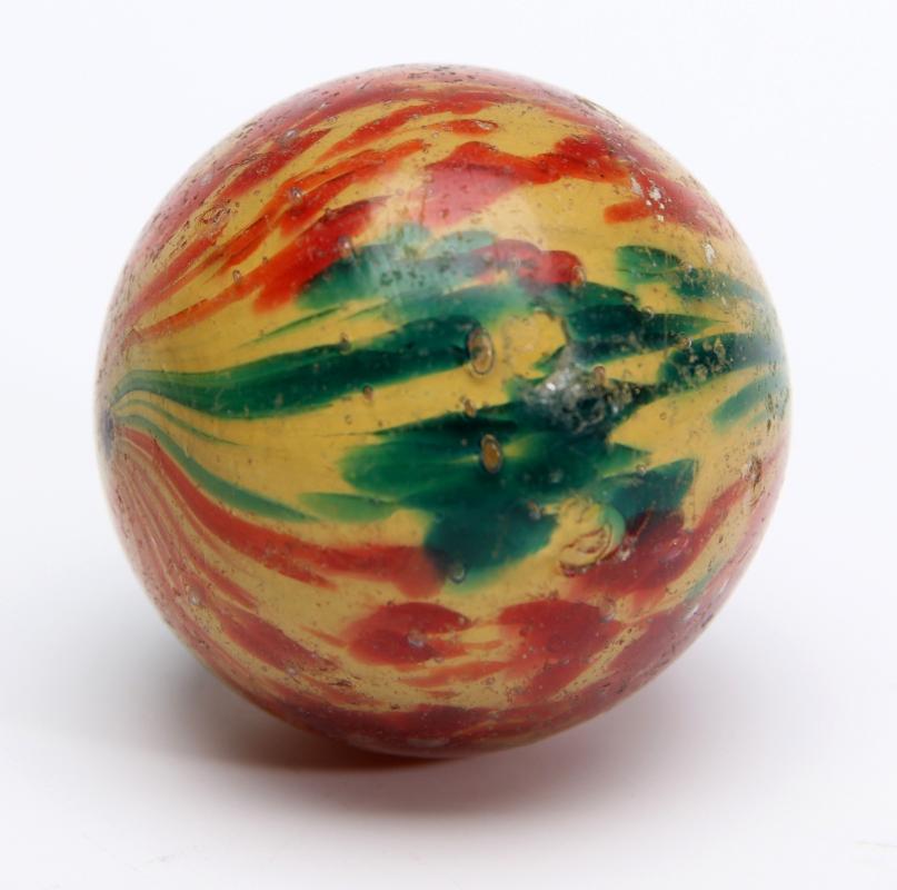 A 1.75 INCH ANTIQUE ONION SKIN MARBLE