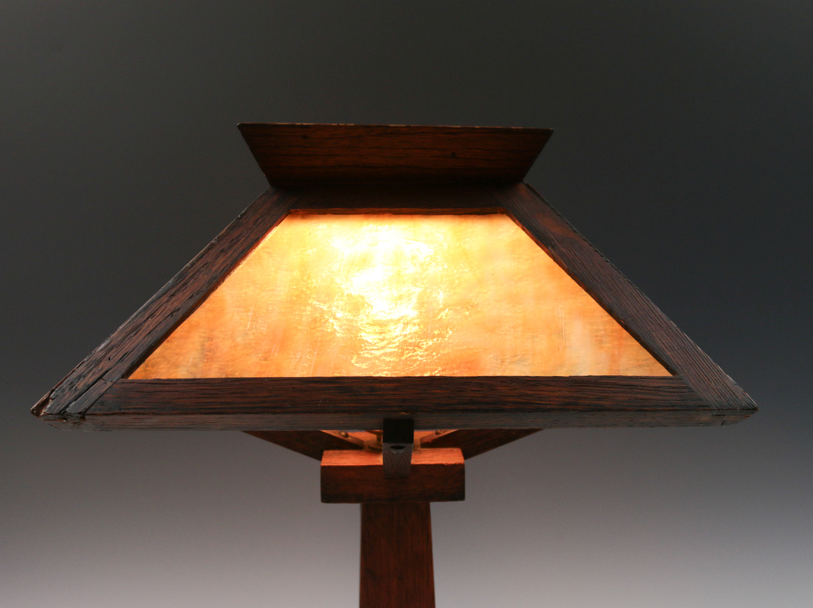 AN OAK MISSION STYLE TABLE LAMP CIRCA 1915