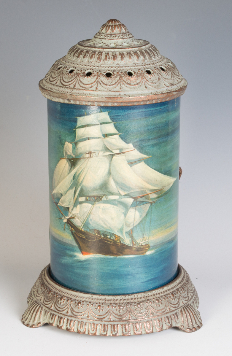 CIRCA 1930 MOTION LAMP WITH A NAUTICAL SCENE
