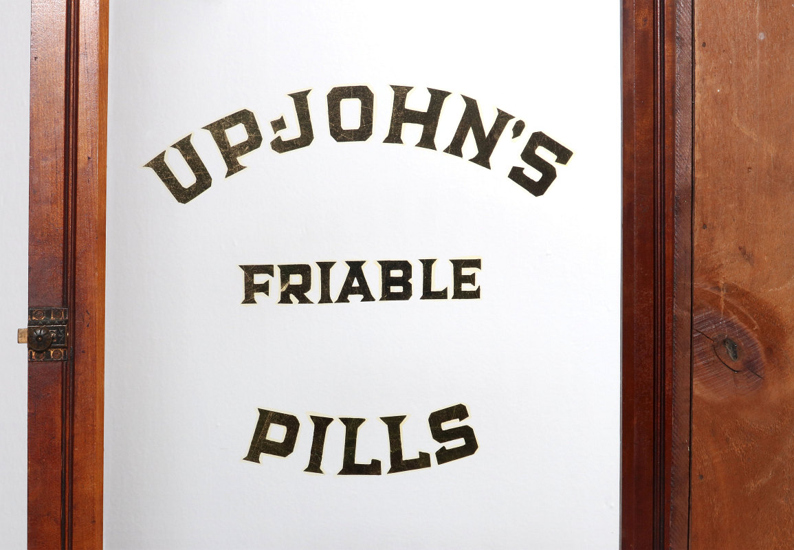 ANTIQUE DISPLAY CASE FOR UP-JOHN'S FRIABLE PILLS