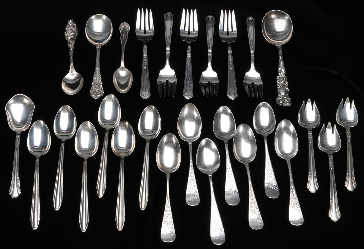 AN ESTATE LOT OF MISCELLANEOUS STERLING FLATWARE