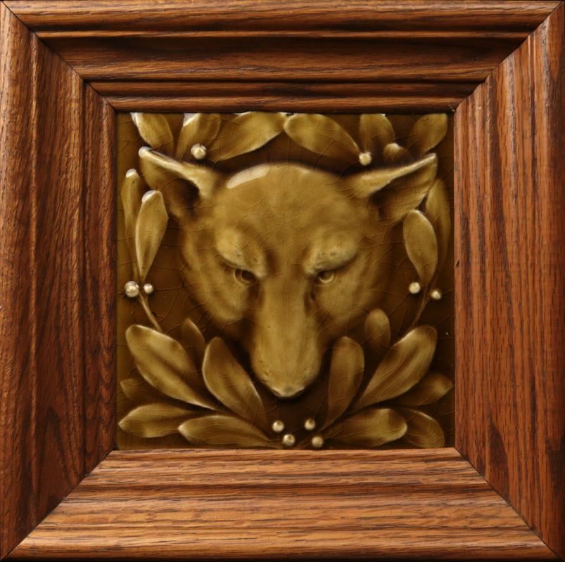A GOOD VICTORIAN TILE, THE PORTRAIT OF A WOLF