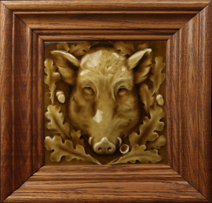 A GOOD VICTORIAN TILE, THE PORTRAIT OF A BOAR