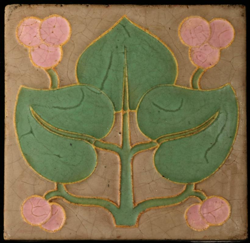 A GOOD EARLY 20TH C. ARTS AND CRAFTS MOVEMENT TILE