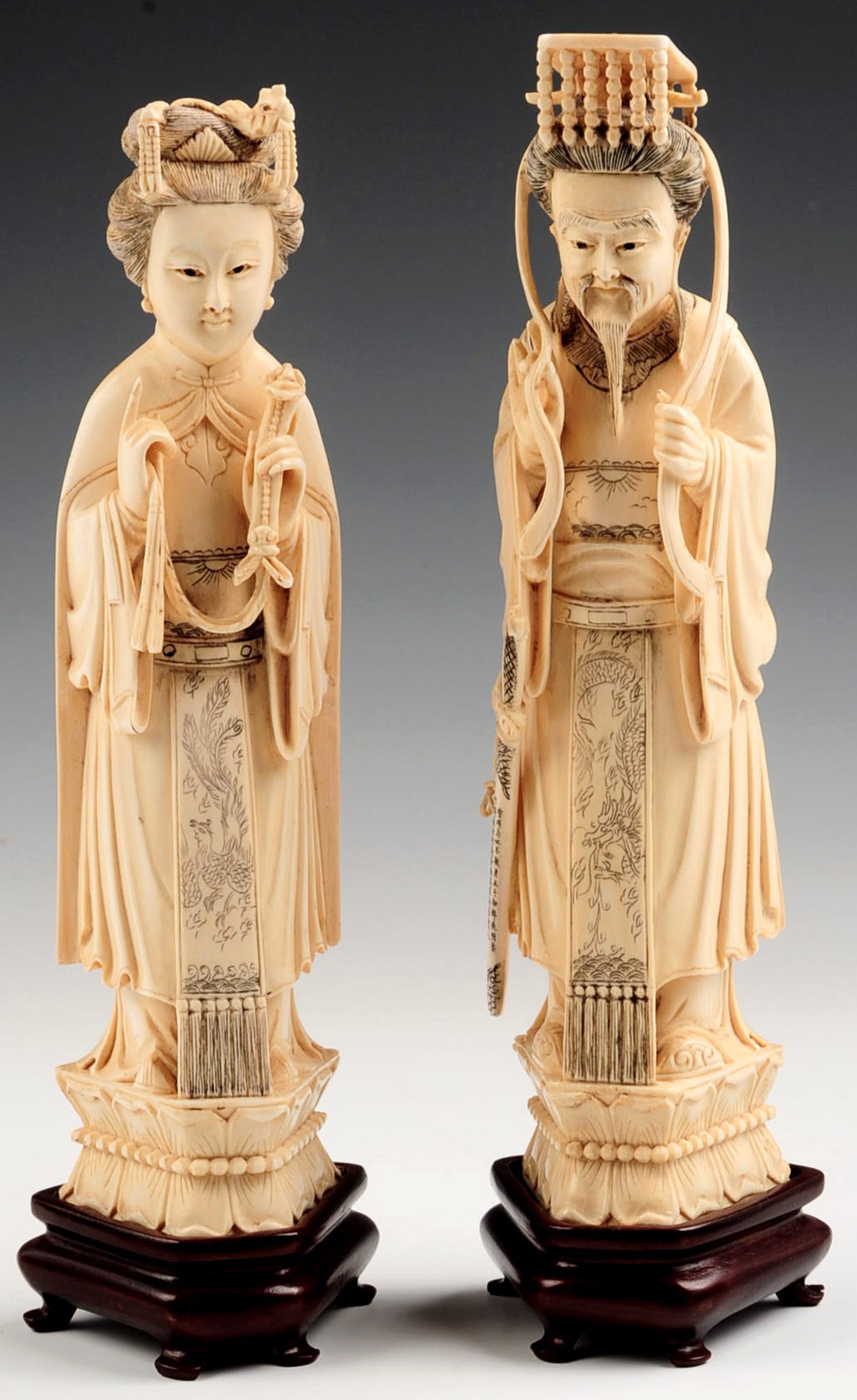 A PAIR CHINESE ANTIQUE CARVED IVORY EMPORER AND EM