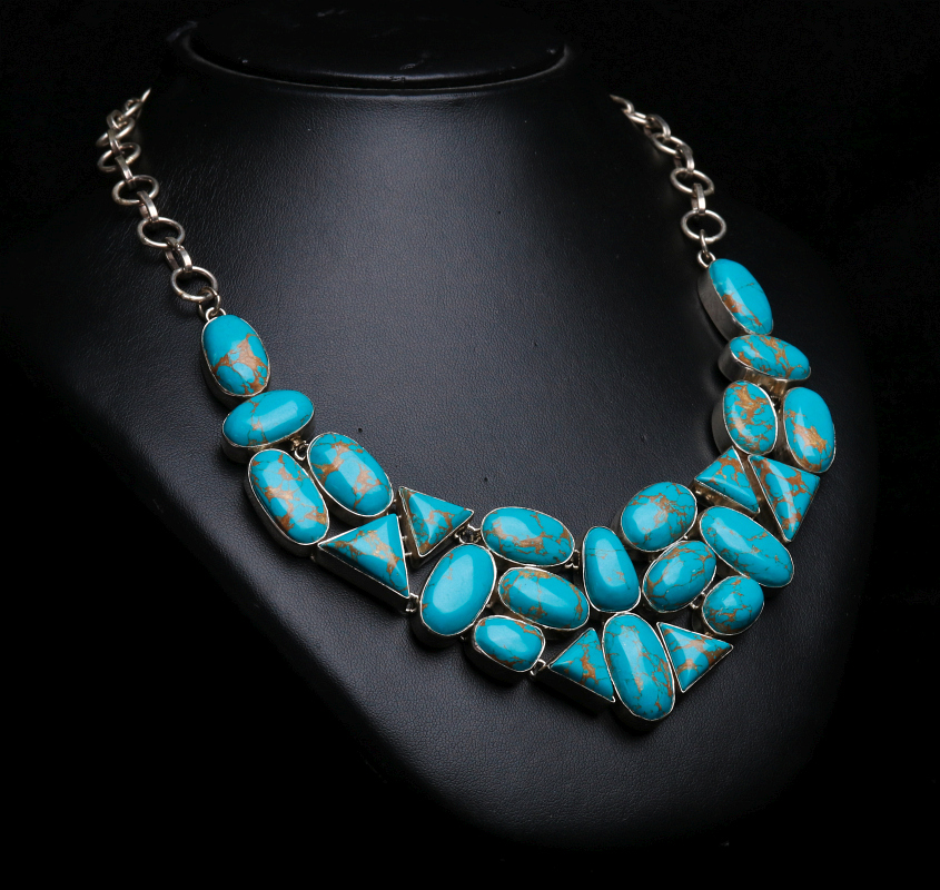 A SANTO DOMINGO STERLING AND TURQUOISE NECKLACE