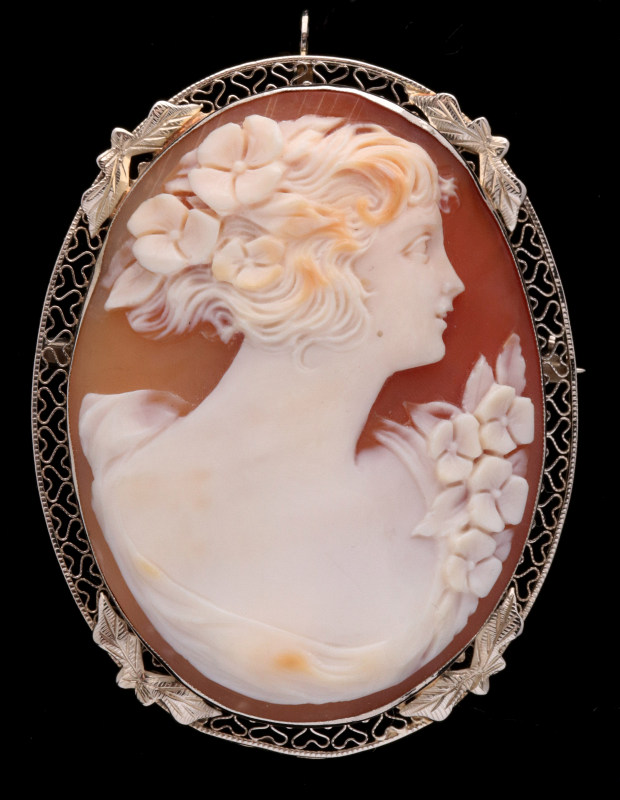 A GOOD CARVED SHELL CAMEO IN 14K GOLD BEZEL
