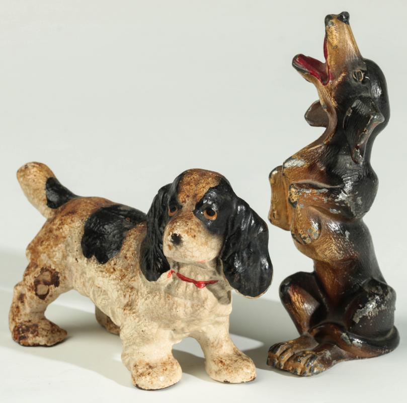 A VINTAGE HUBLEY CAST IRON DOG PAPERWEIGHT
