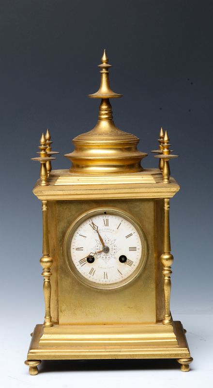 A 19TH CENTURY CONTINENTAL GILT BRONZE TABLE CLOCK