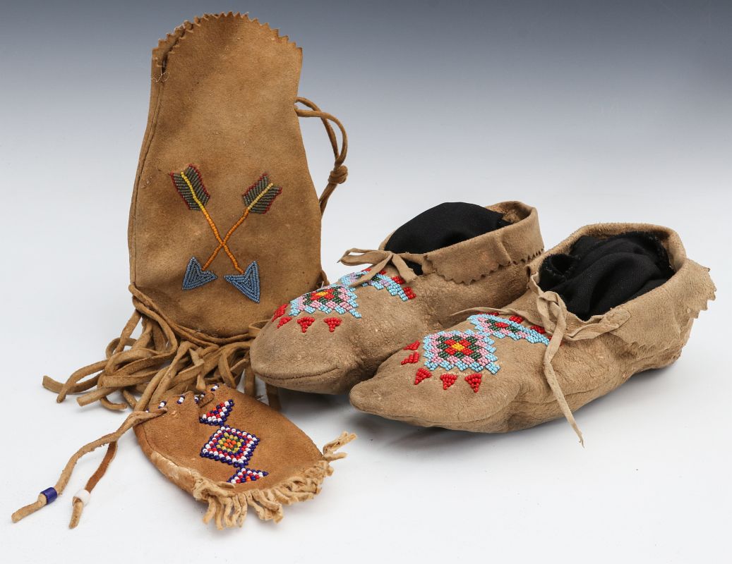 NATIVE AMERICAN BEADED HIDE POUCH AND MOCCASINS
