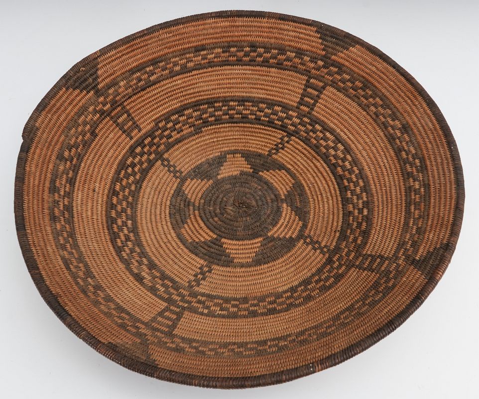 A GOOD EARLY 20TH C PIMA INDIAN BASKETRY BOWL