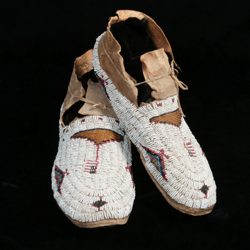 NORTHERN PLAINS BEADED MOCCASINS W/ AMERICAN FLAGS