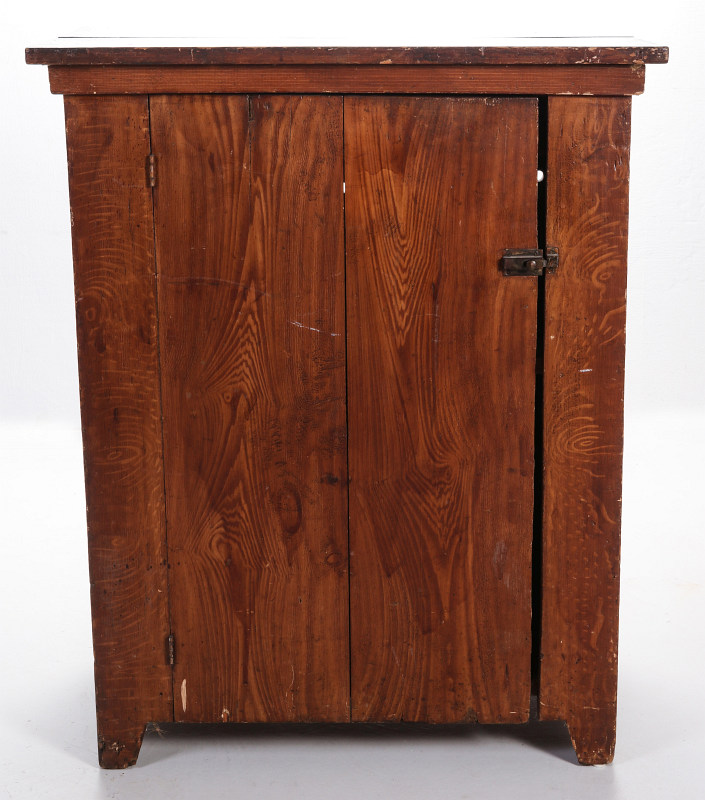 A 19TH C. AMERICAN GRAIN PAINTED SIDE CABINET
