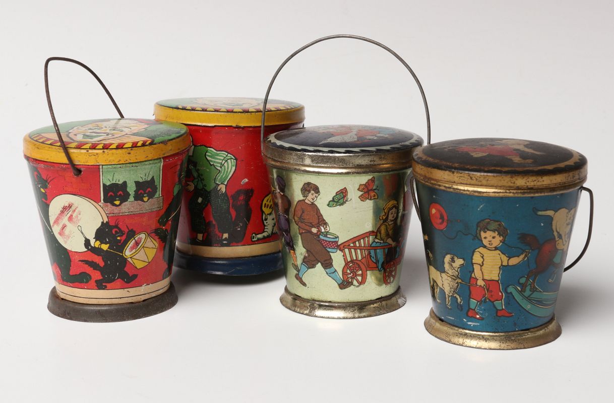 A COLLECTION OF TIN LITHO CANDY PAILS WITH LIDS