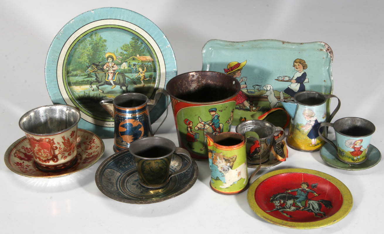 COLLECTION OF ANTIQUE TIN LITHO CHILDREN'S DISHES