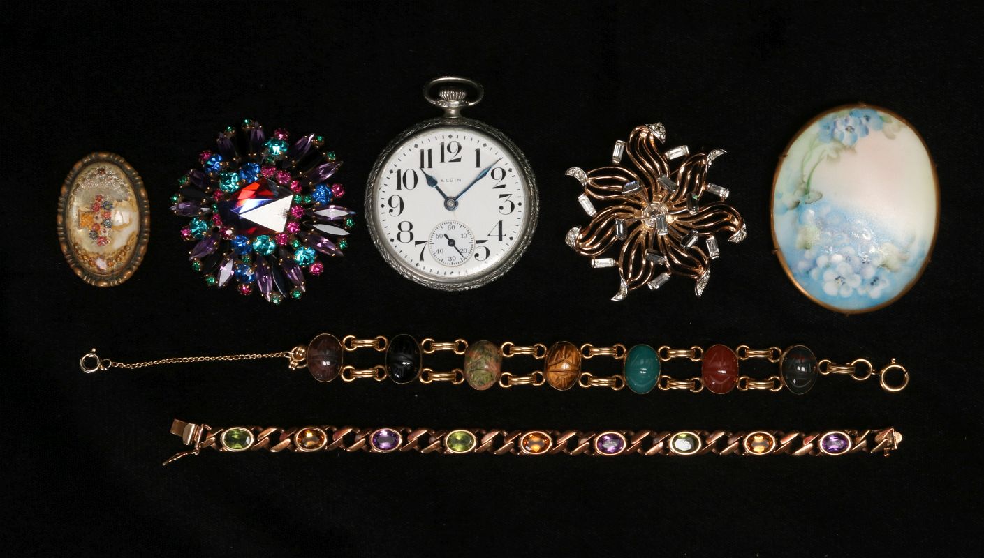 AN ESTATE LOT WITH COSTUME JEWELRY & POCKET WATCH