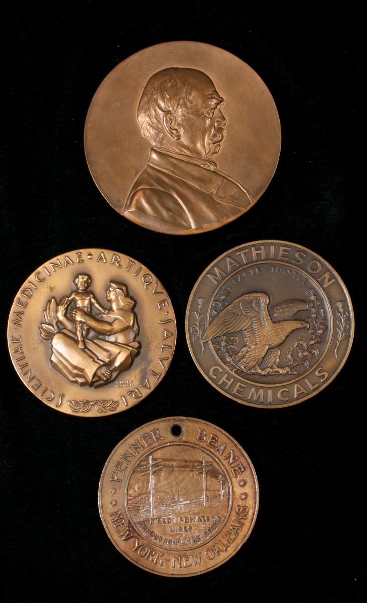 VARIOUS VINTAGE BRONZE TABLE MEDALS