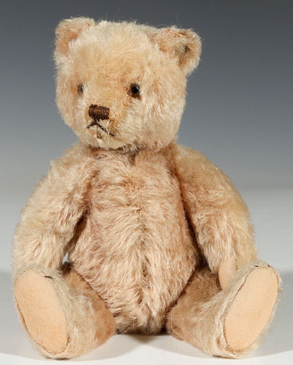 A STEIFF JOINTED TEDDY BEAR CIRCA 1950s