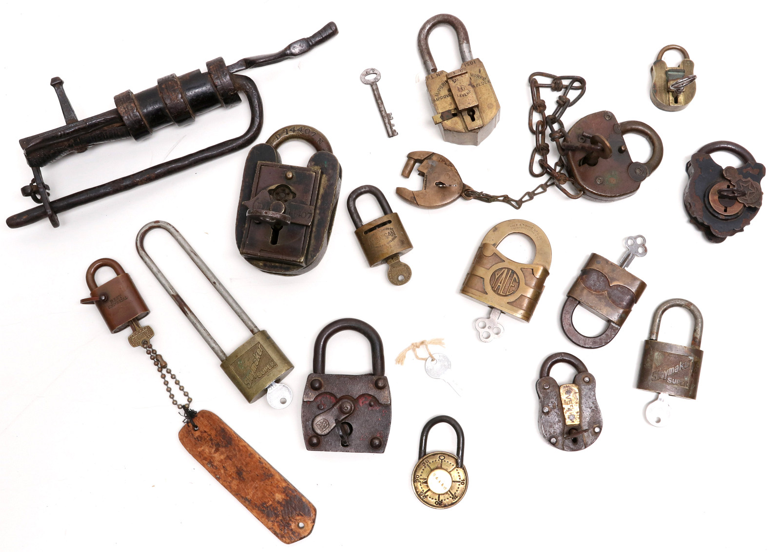 A COLLECTION OF 19TH AND EARLY 20TH CENTURY LOCKS