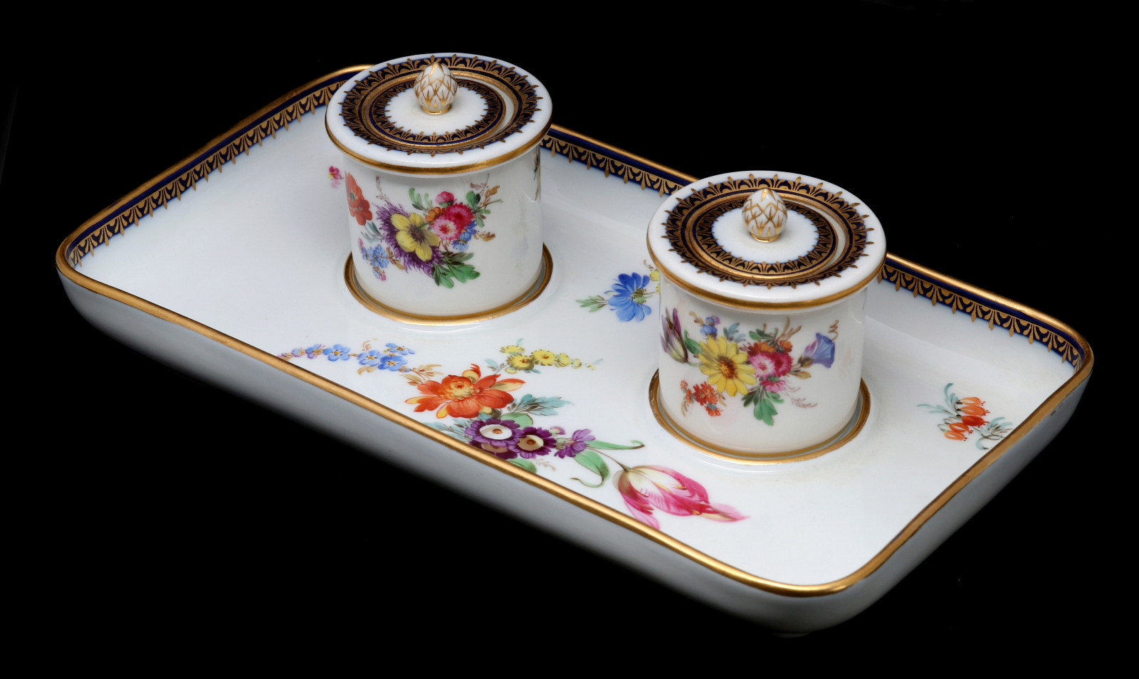 A GOOD MEISSEN PORCELAIN DOUBLE INKWELL