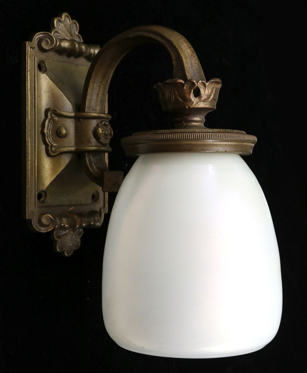 A PULLMAN CO. RAILCAR BRACKET SIDE LAMP