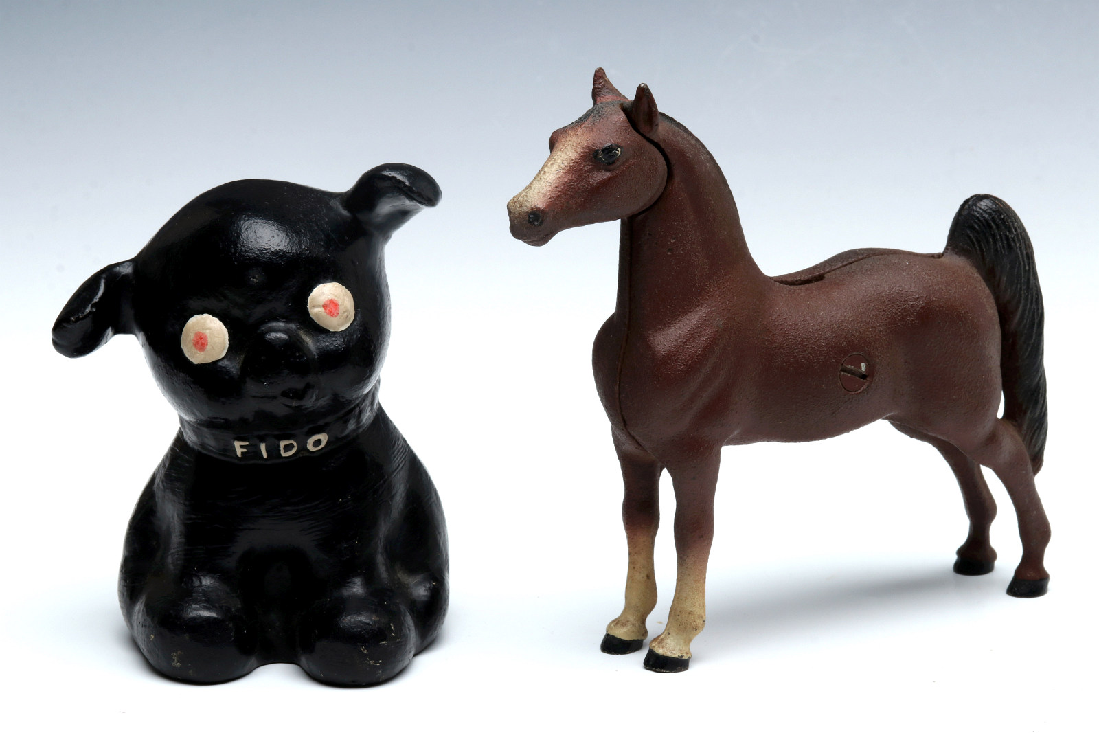 A SMALL HUBLEY SHOW HORSE AND 'FIDO' PAPERWEIGHT