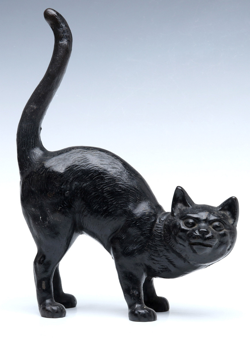A HUBLEY BLACK CAT DOORSTOP No. 216 CIRCA 1900