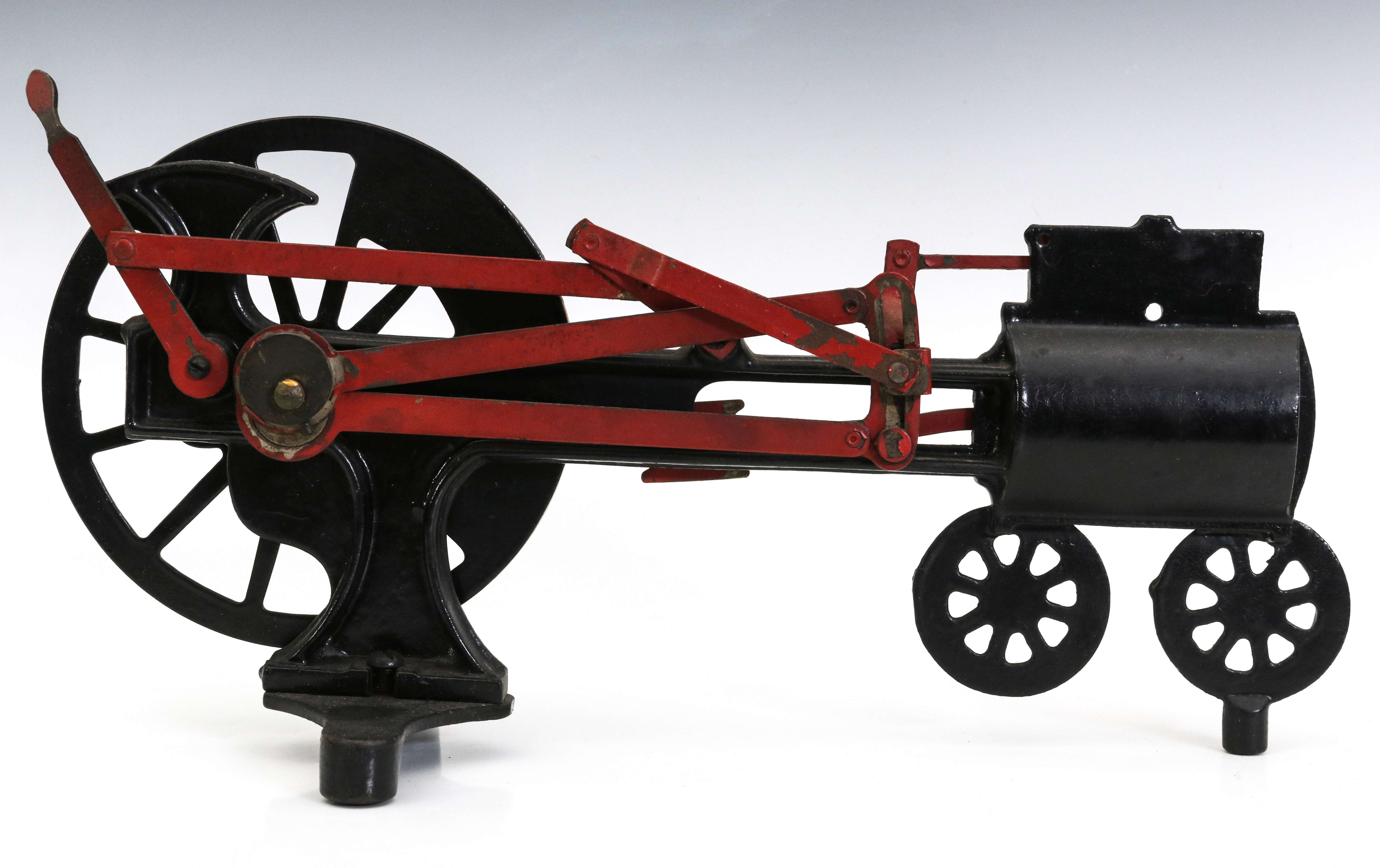STEAM ENGINE DEMONSTRATOR WITH STATIONARY WHEELS