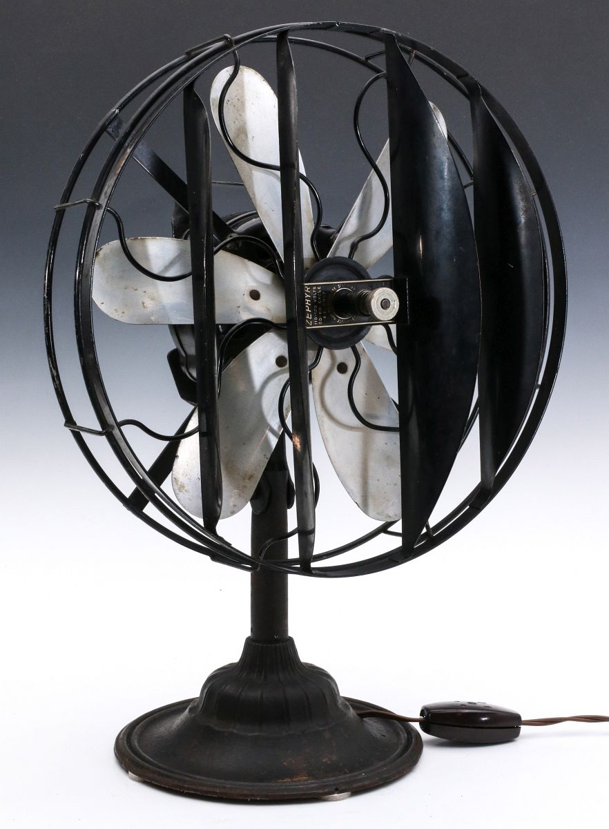 A VICTOR PRODUCTS 'ZEPHYR' BREEZE SPREADER FAN