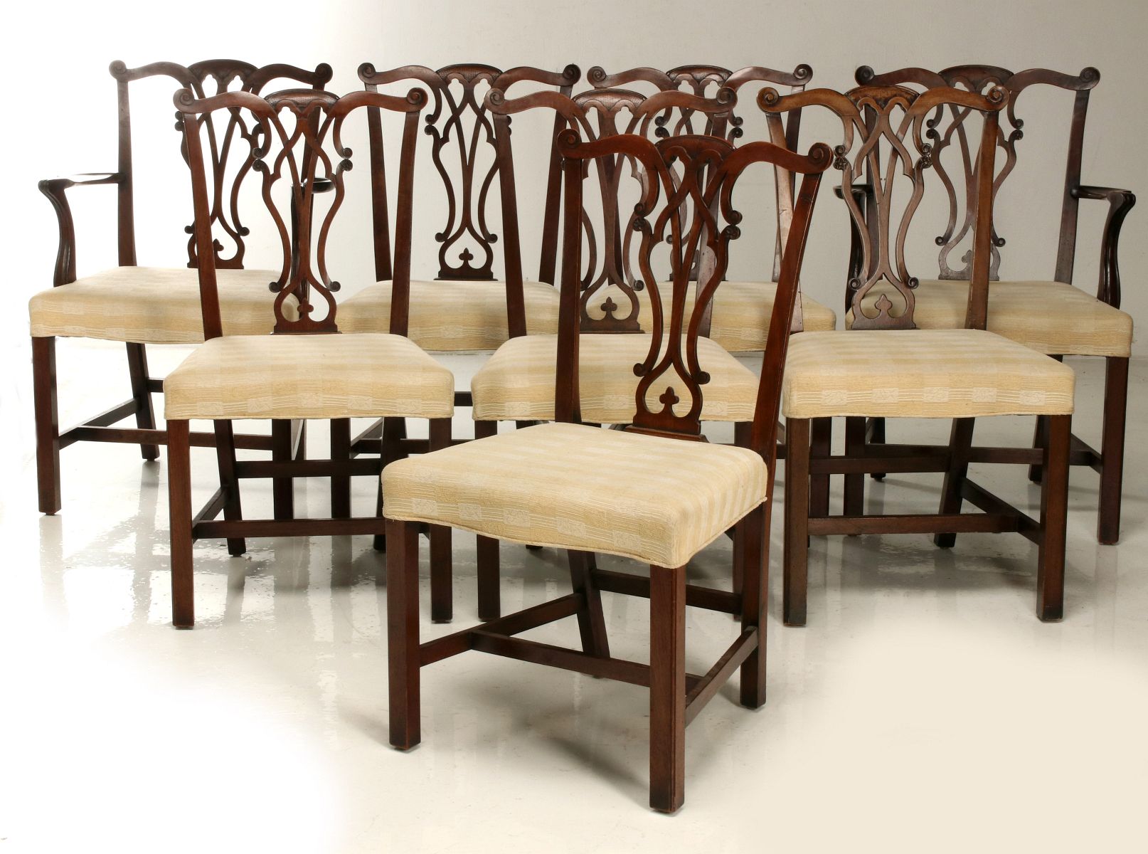 EIGHT FINE CARVED CHIPPENDALE STYLE DINING CHAIRS