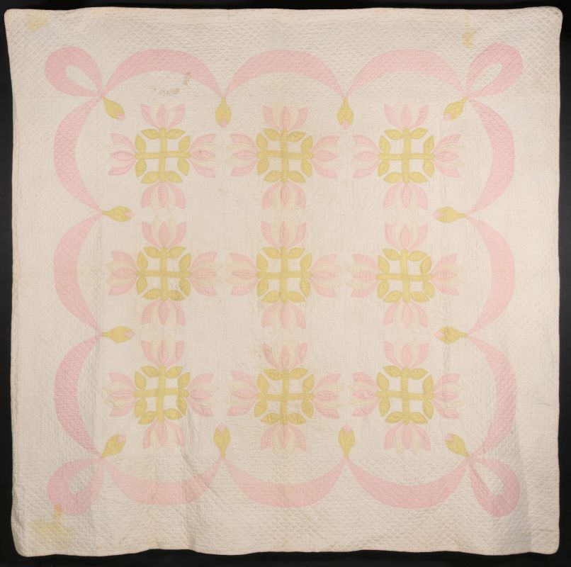 AN EARLY 19TH CENTURY MISSOURI SOUTHERN APPLIQUE QUILT
