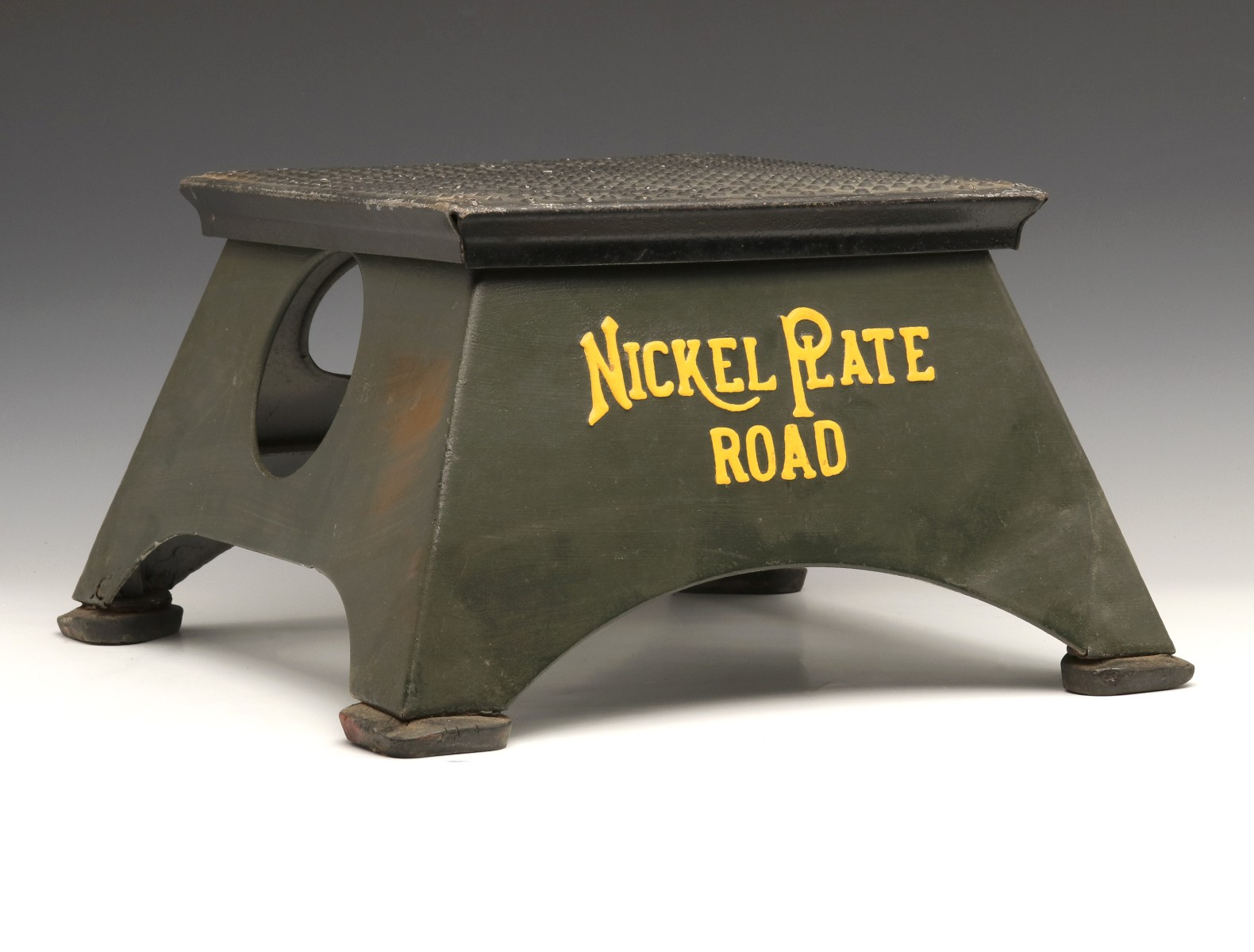 A N.Y.C.&ST.L. NICKEL PLATE ROAD PORTER'S STEP BOX