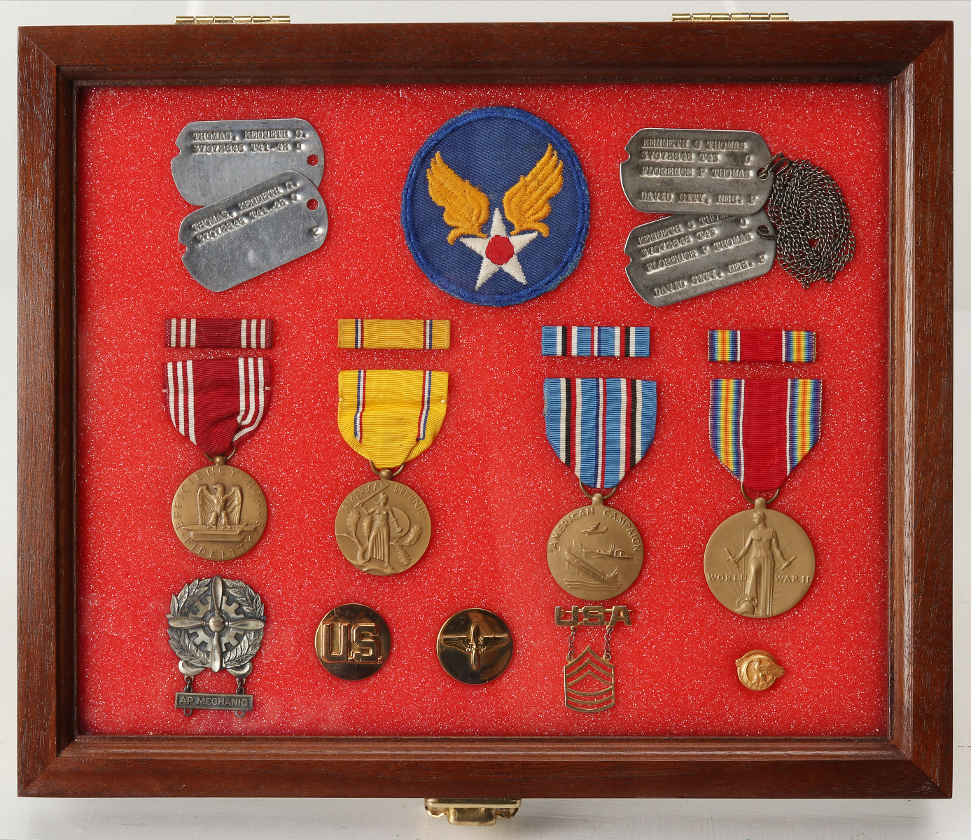 MASTER SERGEANT KENNETH THOMAS AAF DOG TAGS AND MEDALS