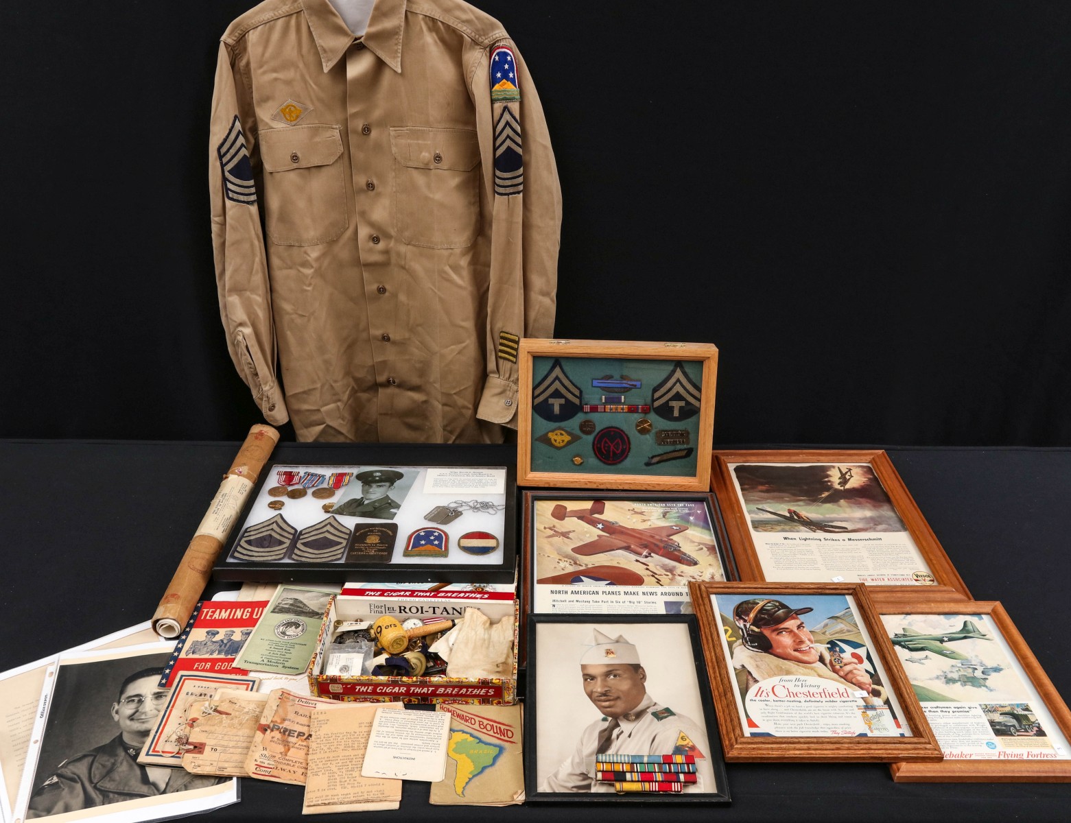 A VARIED GROUPING OF WWII ERA MILITARIA AND AMERICANA