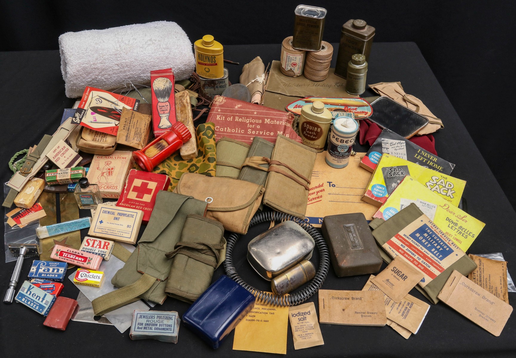 A LARGE COLLECTION OF WWII SOLDIER PERSONAL EFFECTS