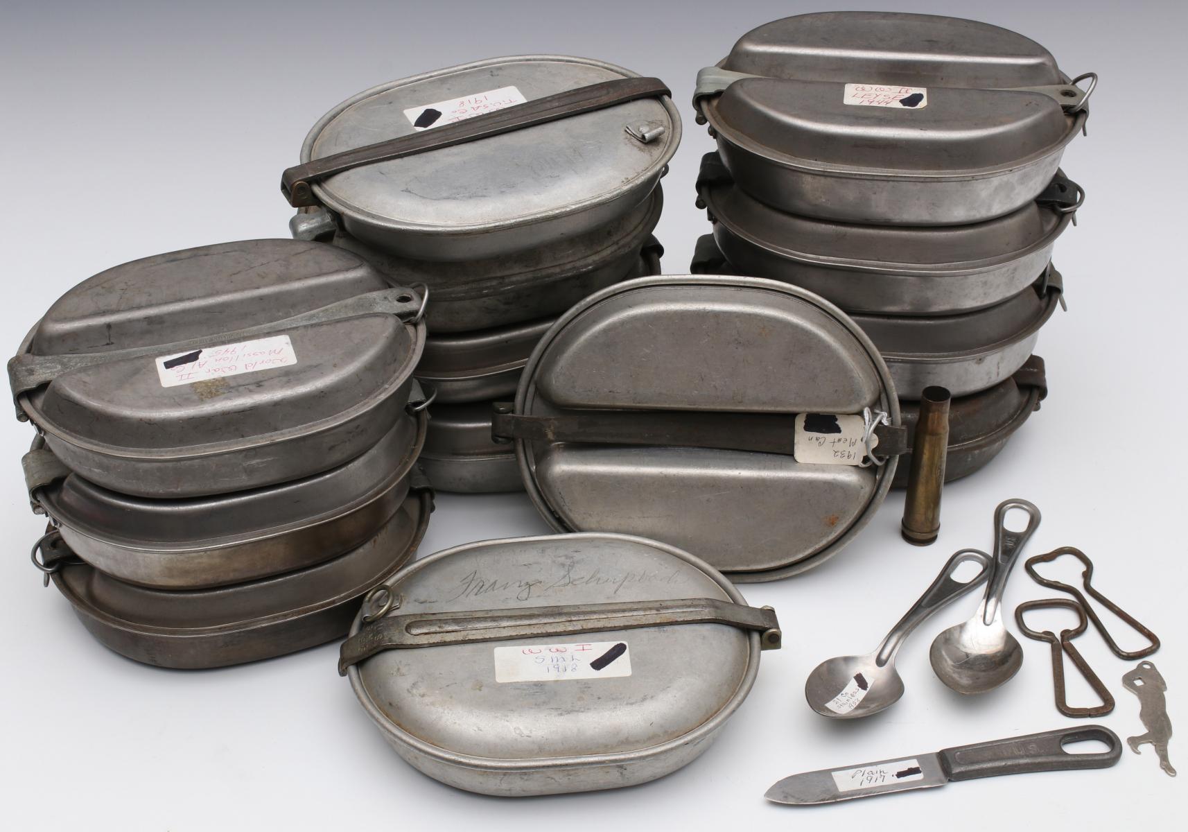 THIRTEEN WWI AND WWII MESS KITS