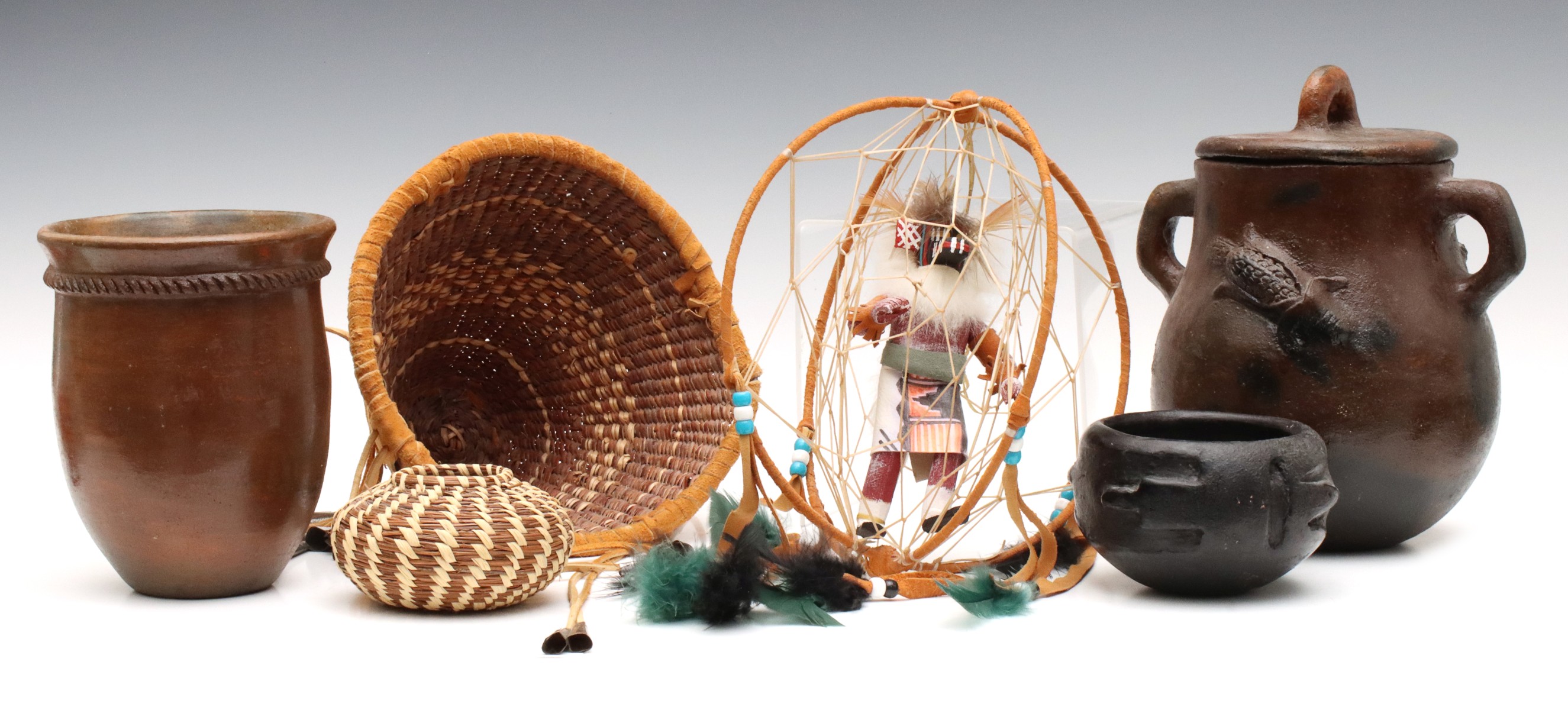 NAVAJO, APACHE AND OTHER 20TH C. NATIVE AMERICAN CRAFTS