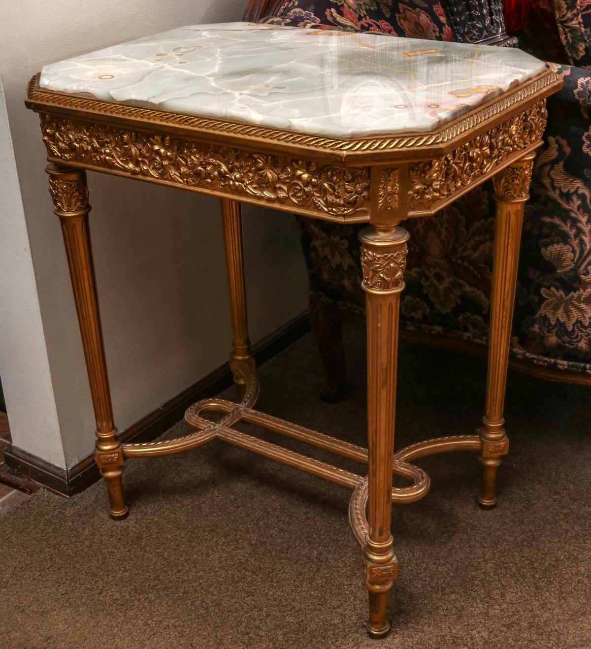 A 20TH CENTURY LOUIS XVI STYLE SIDE TABLE WITH ONYX TOP