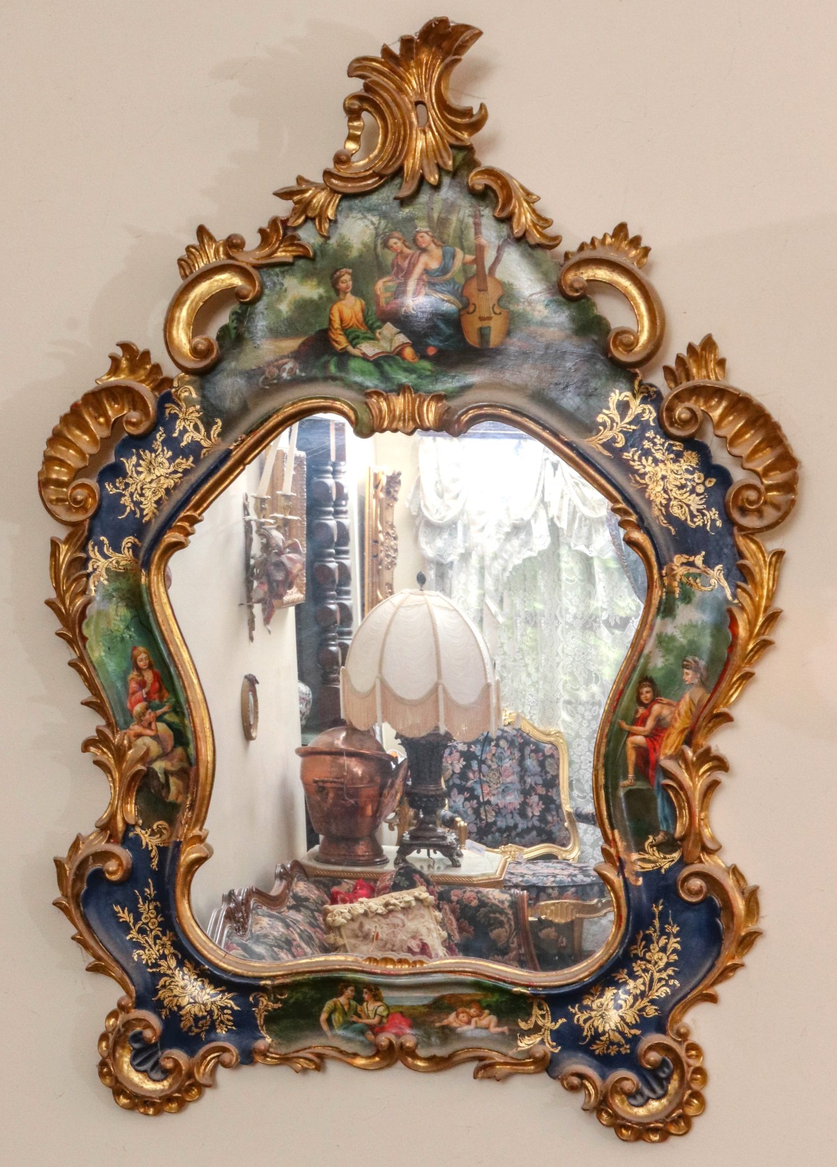 A LATE 20TH C MIRROR WITH VERNIS MARTIN TYPE DECORATION