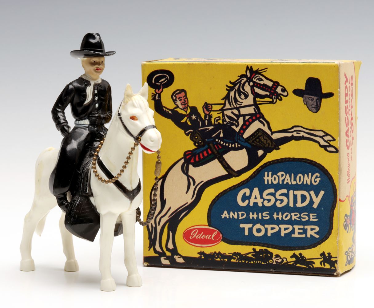 A HOPALONG CASSIDY AND TOPPER FIGURINE IN ORIGINAL BOX