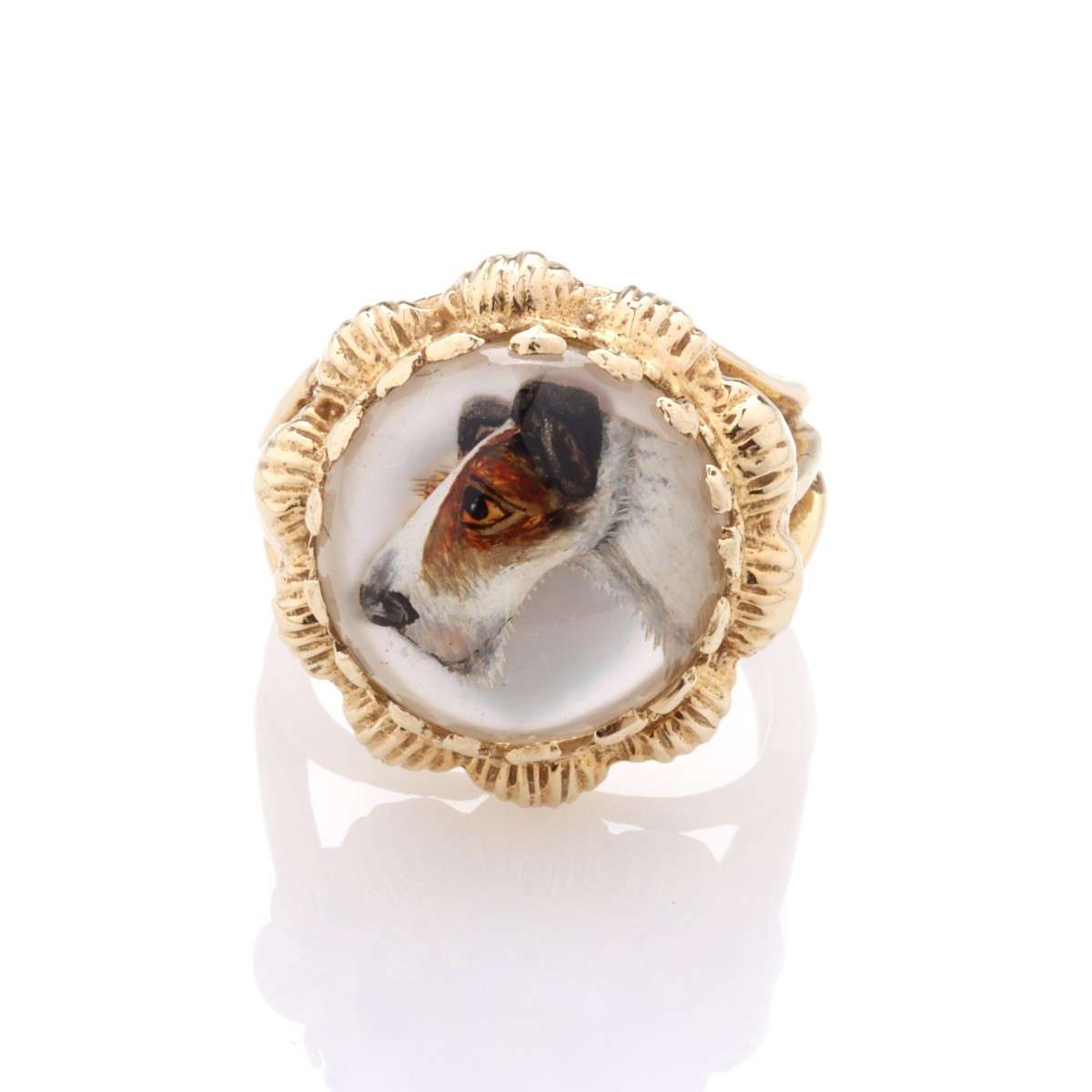 A 14K GOLD RING WITH AIRDALE TERRIER SULPHIDE
